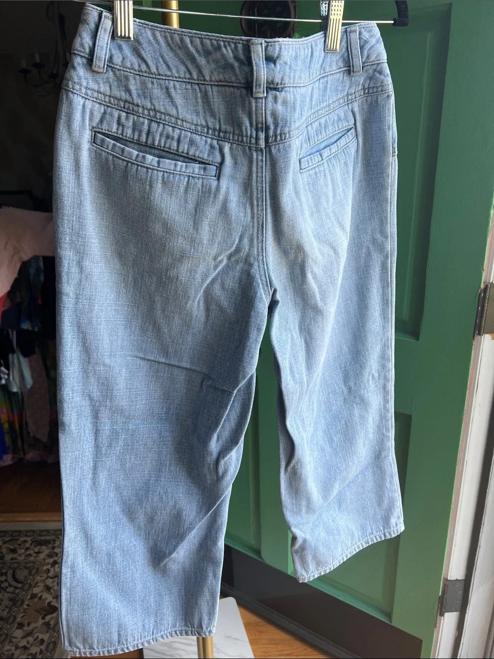 Liz Claiborne Light Blue Denim Capris crop 💕Size 4 vintage
